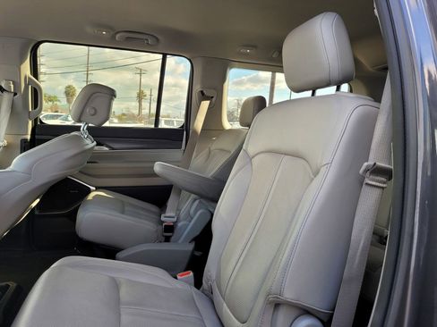 Used 2024 Jeep Wagoneer Series II image 14