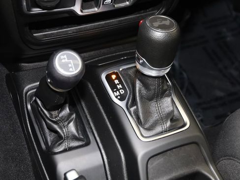 Used 2022 Jeep Wrangler Unlimited Sport image 7
