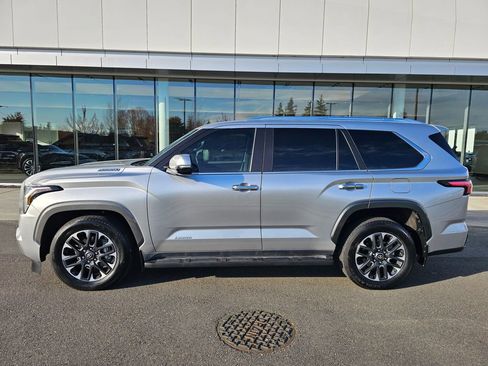 Used 2025 Toyota Sequoia Limited AWD/4WD image 2