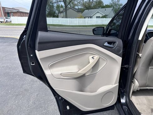 Used 2015 Ford Escape SE w/ Equipment Group 201A image 18