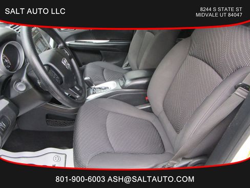 Used 2018 Dodge Journey SE image 14