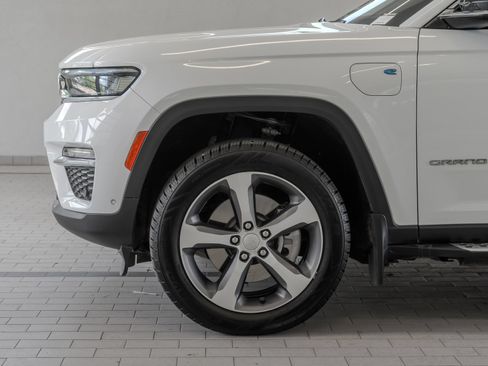 Used 2023 Jeep Grand Cherokee 4WD 4xe w/ Luxury Tech Group II image 4