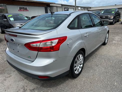 Used 2014 Ford Focus SE FWD image 6