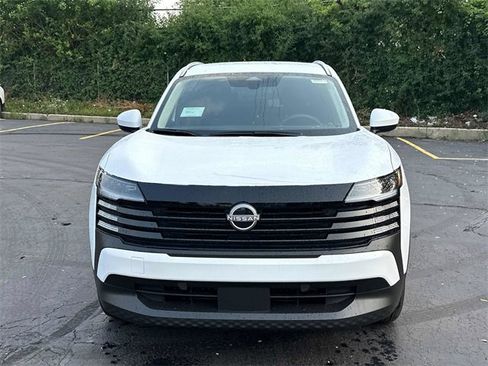 New 2025 Nissan Kicks SV w/ SV Premium Package image 2