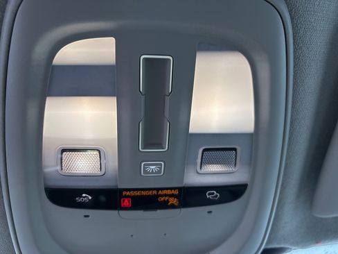 Used 2023 Volvo XC40 B5 Plus w/ Protection Package Premier image 27