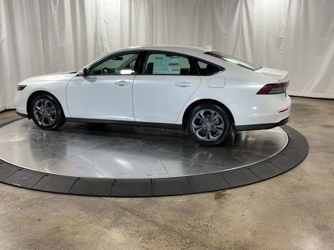 Used 2023 Honda Accord EX image 7