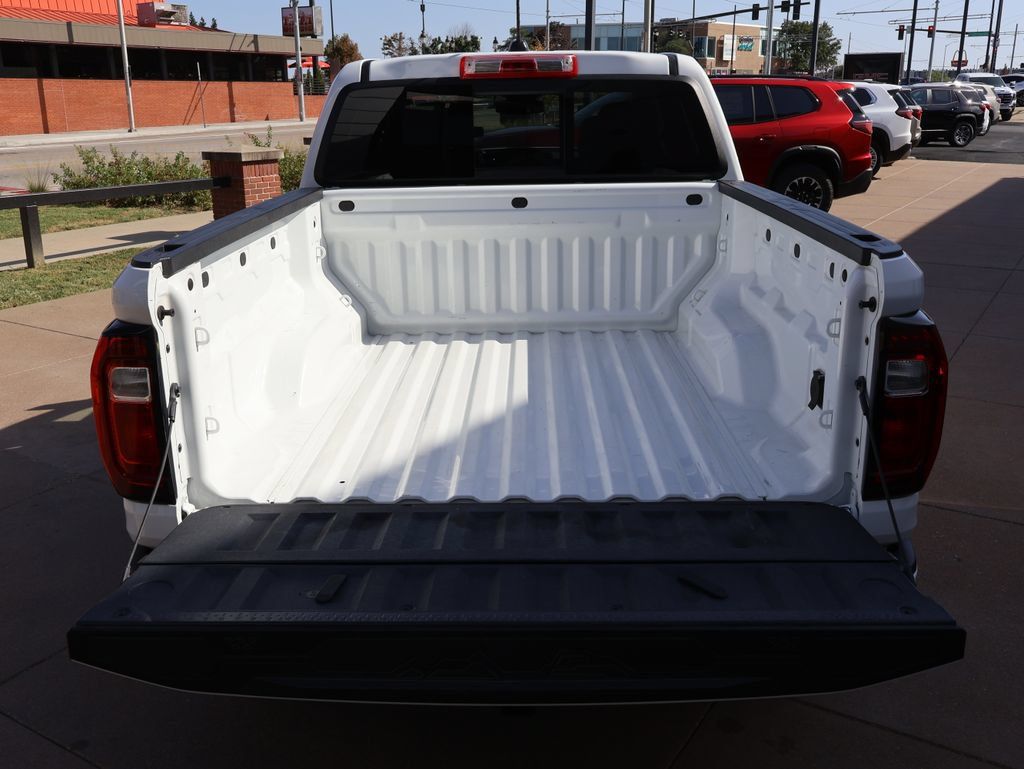 Certified 2024 GMC Canyon AT4 AWD/4WD image 7