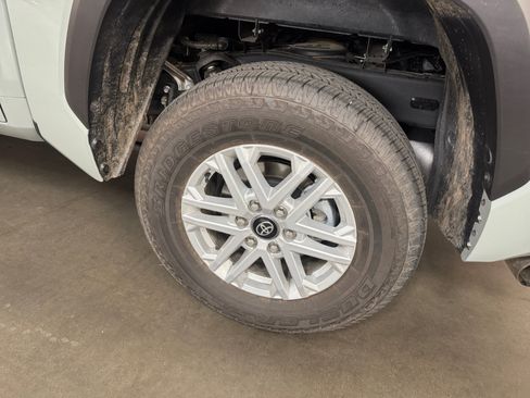 Used 2026 Toyota Tundra SR5 w/ SR5 Convenience Package AWD/4WD image 24