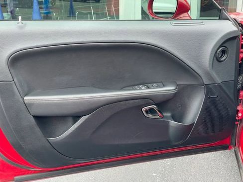 Used 2016 Dodge Challenger SRT Hellcat RWD image 28