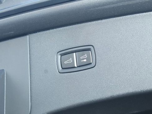 Certified 2025 Porsche Cayenne Coupe image 13