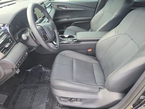 Used 2025 Toyota Camry XSE FWD image 14