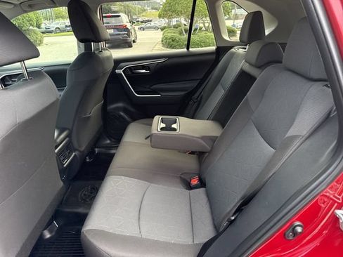 Used 2025 Toyota RAV4 XLE w/ Convenience Package FWD image 10