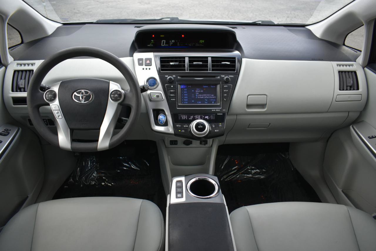 Used 2012 Toyota Prius V Five FWD image 10