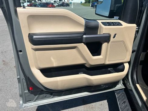 Used 2019 Ford F150 XLT w/ Equipment Group 302A Luxury AWD/4WD image 10