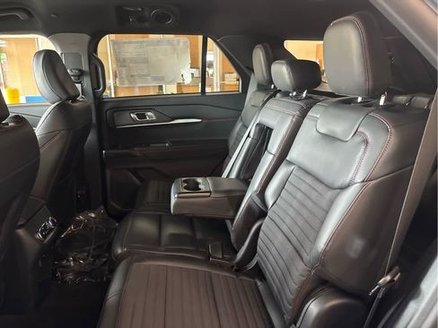 New 2026 Ford Explorer ST-Line w/ ST-Line Street Pack AWD/4WD image 21