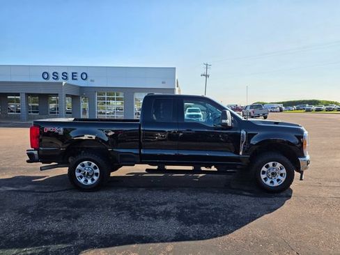 Used 2023 Ford F250 XLT w/ FX4 Off-Road Package AWD/4WD image 6