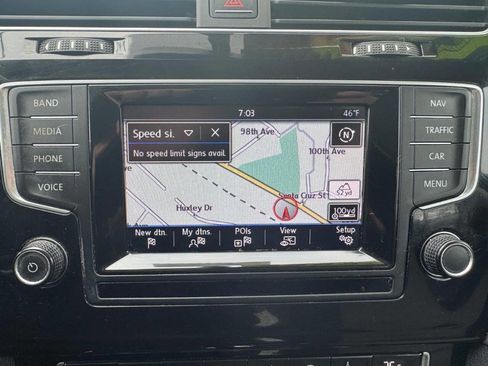 Used 2015 Volkswagen Golf TDI S image 24