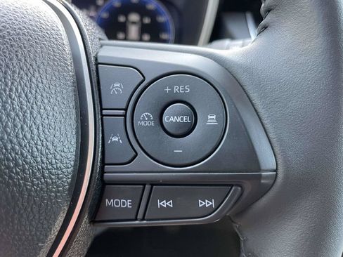Used 2026 Toyota Corolla Cross XLE FWD image 25