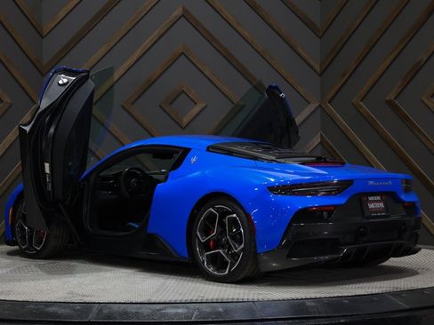 Used 2023 Maserati MC20 Coupe image 2