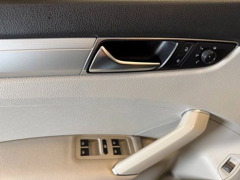 Used 2018 Volkswagen Passat 2.0T S image 18