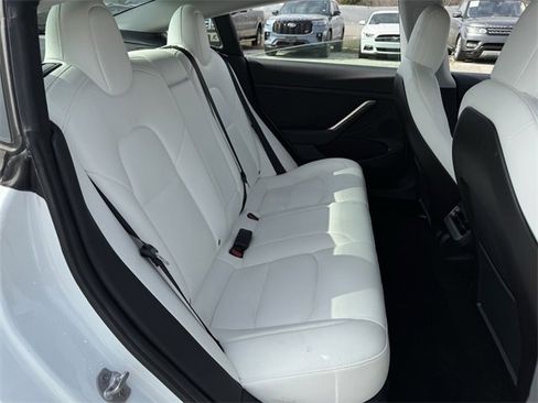Used 2021 Tesla Model 3 Standard Range image 29