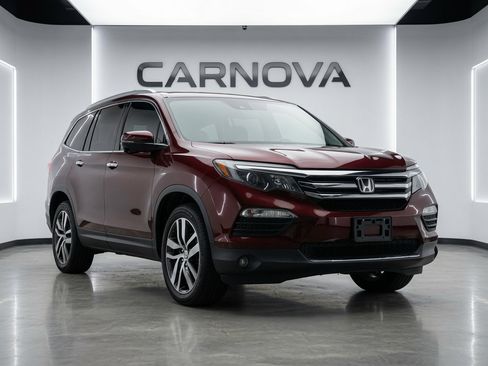 Used 2016 Honda Pilot Touring image 1