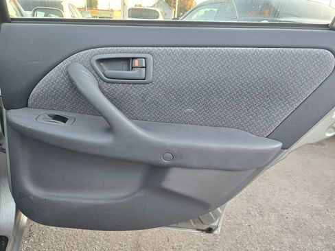 Used 2000 Toyota Camry LE image 16