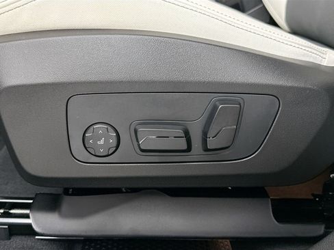 New 2026 BMW X2 xDrive28i w/ Technology Package image 19