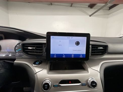 Used 2020 Ford Explorer XLT image 13
