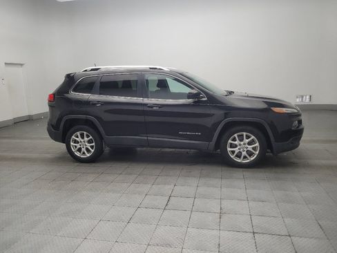 Used 2016 Jeep Cherokee Latitude w/ Comfort & Sound Group FWD image 11