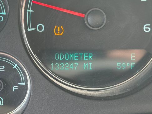 Used 2013 Chevrolet Tahoe LTZ AWD/4WD image 24