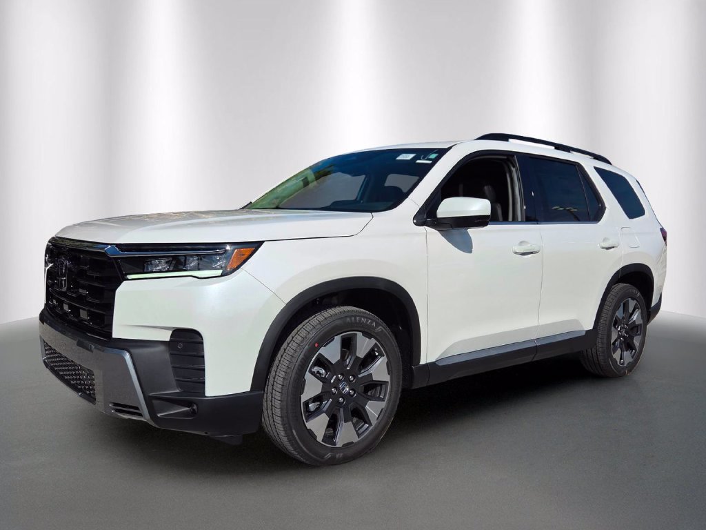 New 2026 Honda Pilot Touring image 3