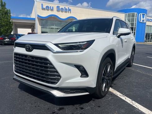 Used 2026 Toyota Grand Highlander AWD Hybrid image 2