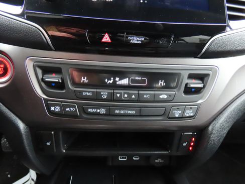 Used 2025 Honda Passport EX-L image 27