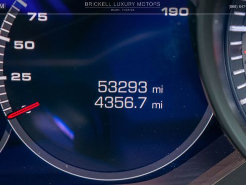 Used 2019 Porsche Panamera RWD image 33