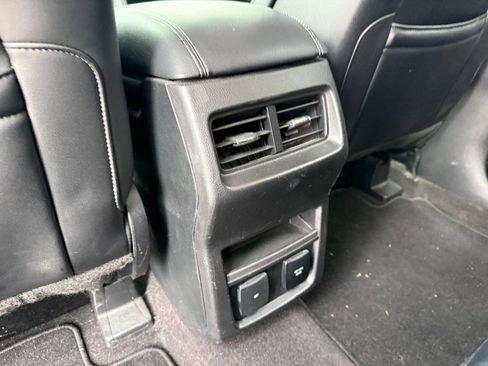 Used 2019 Ford Edge Titanium AWD/4WD image 22