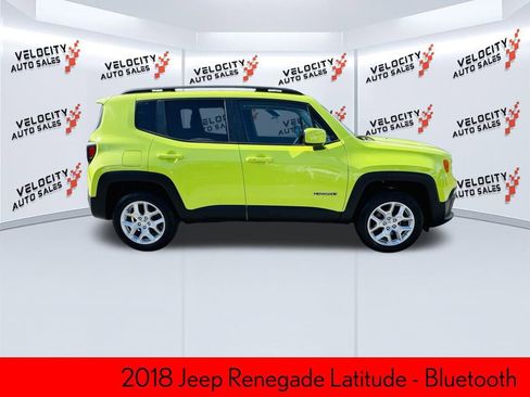 Used 2018 Jeep Renegade Latitude w/ Cold Weather Group AWD/4WD image 2