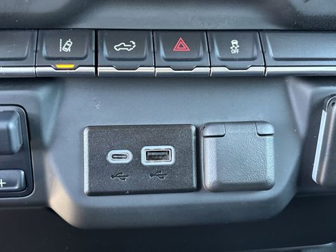 Used 2024 GMC Sierra 2500 Pro w/ Convenience Package image 21