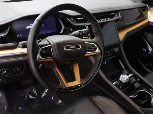 Used 2024 Jeep Grand Cherokee L Summit image 7