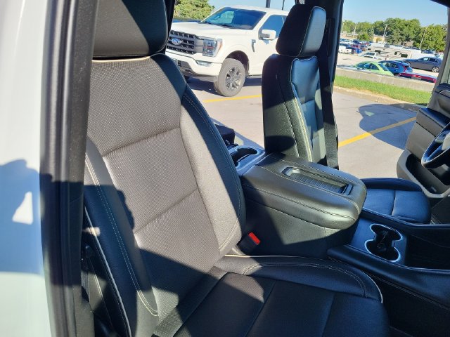 Used 2022 GMC Yukon SLT w/ SLT Luxury Package AWD/4WD image 17
