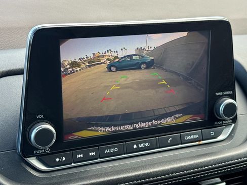 Used 2023 Nissan Rogue SV FWD image 20