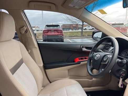 Used 2012 Toyota Camry LE image 30