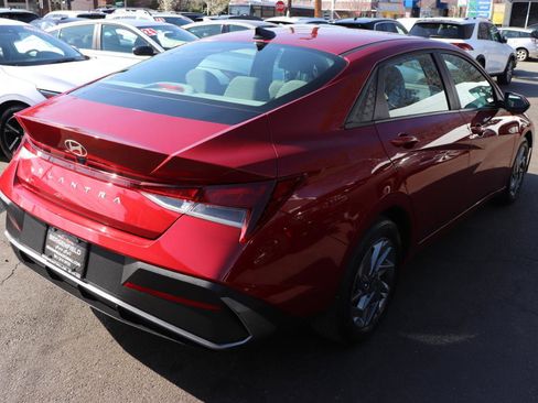 Used 2024 Hyundai Elantra SEL image 5