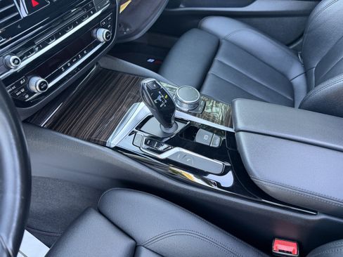 Used 2018 BMW 530e RWD image 23