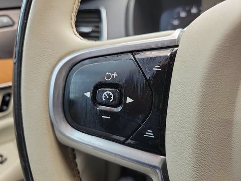 Used 2022 Volvo XC90 T6 Momentum w/ Advanced Package AWD/4WD image 21