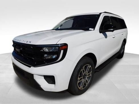 New 2025 Ford Expedition Active image 4