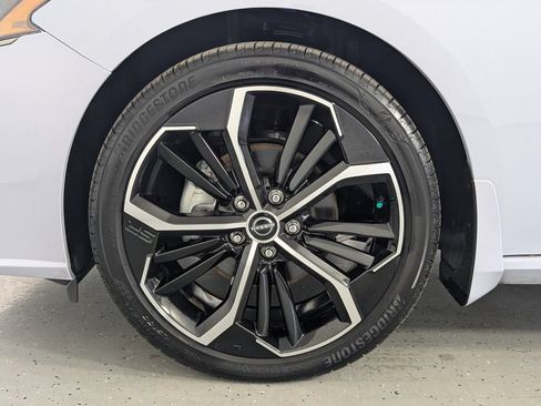 Used 2025 Nissan Altima 2.5 SR FWD image 8