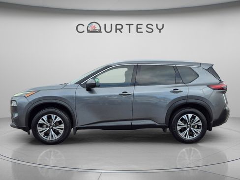 Used 2021 Nissan Rogue SV w/ Premium Package FWD image 2