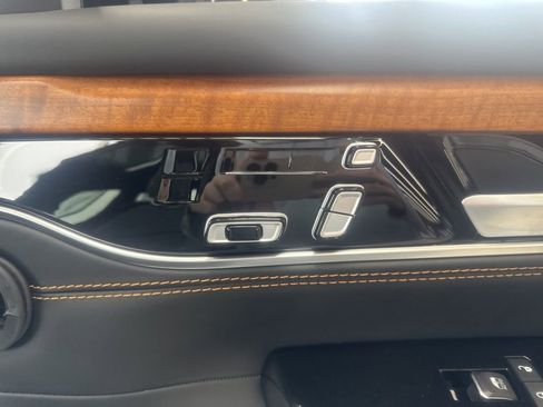 New 2025 Jeep Grand Wagoneer Series III w/ HD Trailer Tow Package image 49