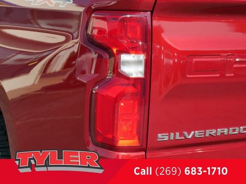 Used 2021 Chevrolet Silverado 1500 Custom AWD/4WD image 14